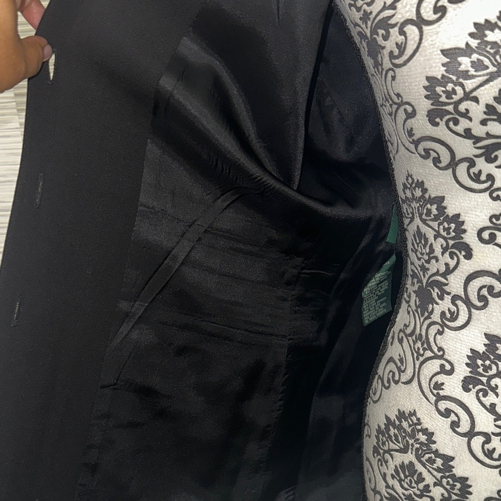 Lauren Ralph Lauren Women's Black Utility Jacket/Blazer Sz. 6P - Picture 9 of 10
